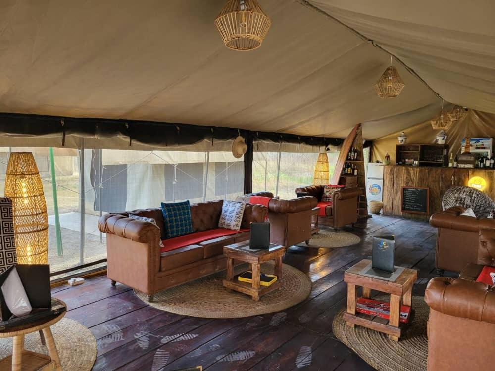 Africa Safari South Serengeti Ndutu Ngorongoro Sinoni Buitenkant foto